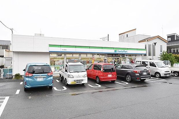 ファミリーマート市川若宮店 徒歩9分。 700m