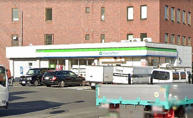 ファミリーマート松戸七畝割店 徒歩8分。 600m