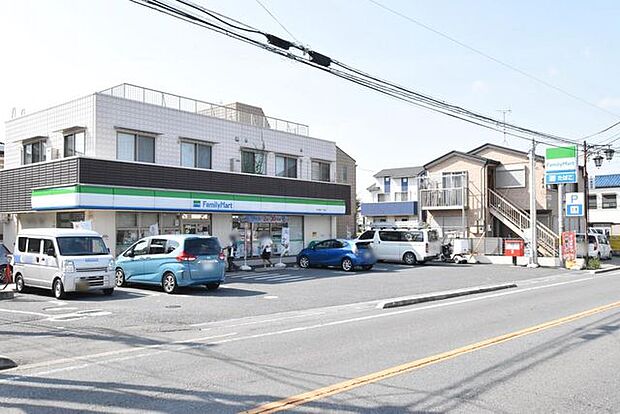 ファミリーマート市川曽谷一丁目店 徒歩9分。 720m
