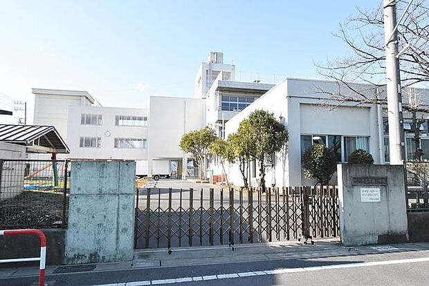 市川市立平田小学校 徒歩5分。 400m