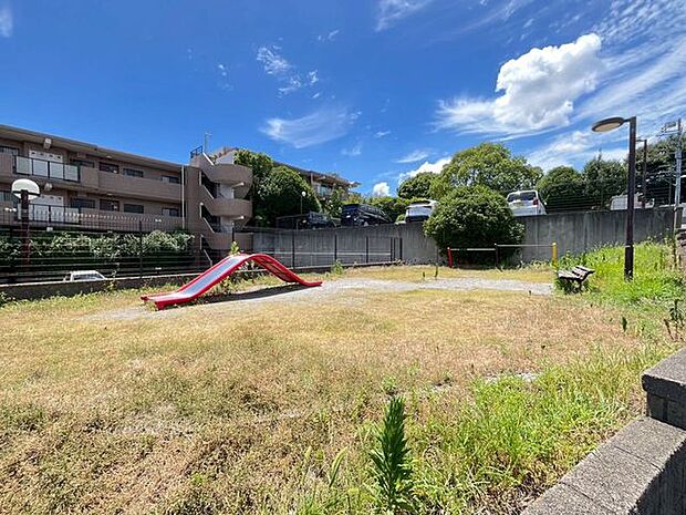 ディオラシス公園 徒歩5分。 400m