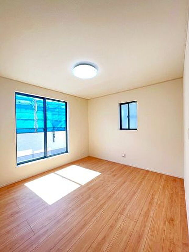 【洋室】お子様の成長を支える、勉強や好きなことに没頭する学びの空間にどうぞ♪