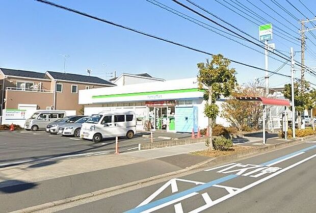 ファミリーマート市川福栄店 徒歩12分。 950m