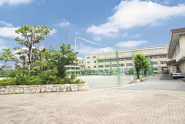 市川市立第六中学校 徒歩26分。 2080m