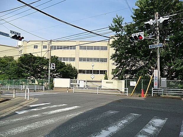 松戸市立柿ノ木台小学校 徒歩11分。 840m