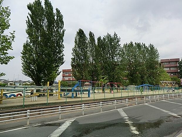 松戸市立河原塚小学校 徒歩9分。 660m