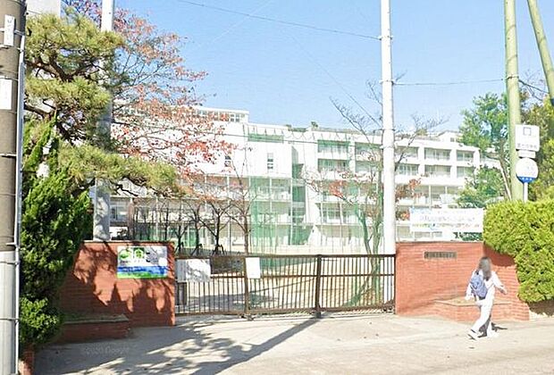 市川市立第七中学校 徒歩5分。 370m