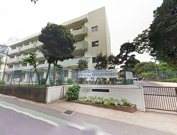 船橋市立法田中学校 徒歩24分。 1850m