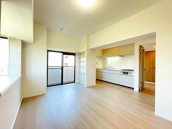 少しでも豊かに快適に。そんな想いから生まれた邸宅はこれから先の住まいを支えます。