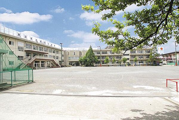 市川市立鬼高小学校 徒歩3分。 230m