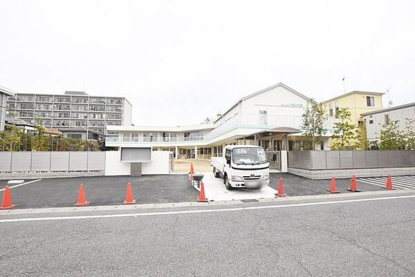 鬼高幼稚園 徒歩10分。 730m