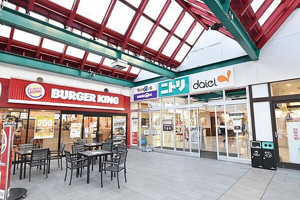 ダイエーいちかわコルトンプラザ店 徒歩2分。 140m