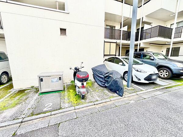 【バイク置き場】
