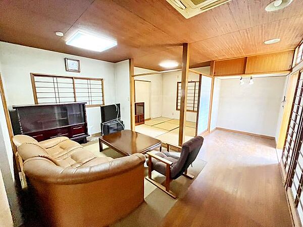 少しでも豊かに快適に。そんな想いから生まれた邸宅はこれから先の住まいを支えます。
