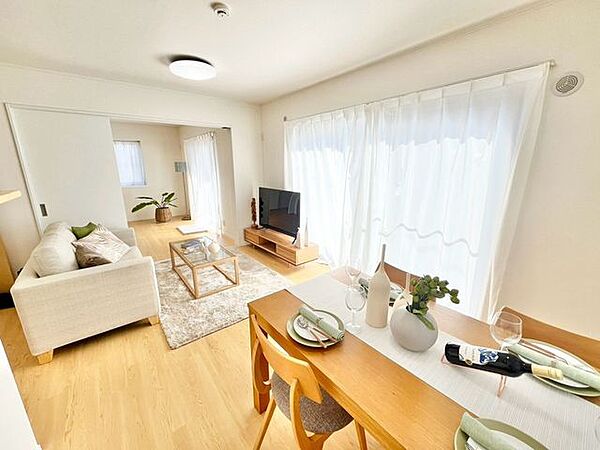 少しでも豊かに快適に。そんな想いから生まれた邸宅はこれから先の住まいを支えます。