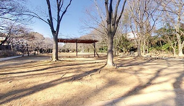 貝柄山公園 徒歩18分。 1370m