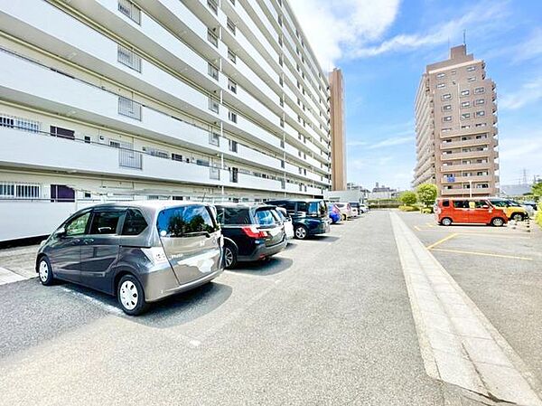 【敷地内駐車場】