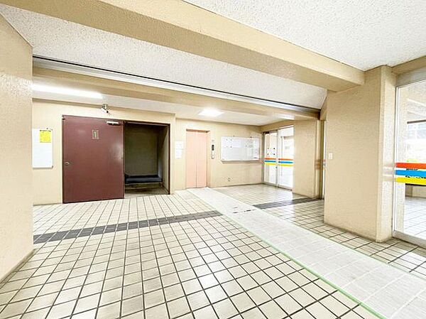 【エントランスホール】