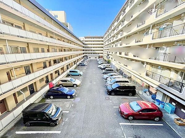 【敷地内駐車場】