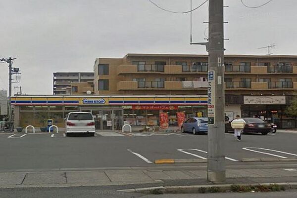 ミニストップ市川田尻3丁目店 徒歩7分。 530m