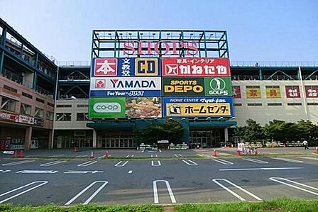 SHOPS 徒歩10分。 790m