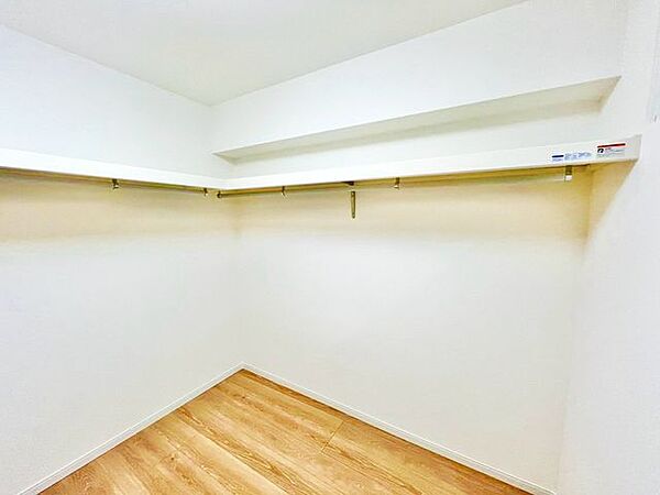 収納ボックスなどを配置して使えば、多様な使い方ができるので、収納の幅が広がります！使い勝手が良いですね♪
