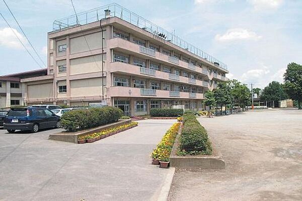 市川市立国府台小学校 徒歩7分。 560m