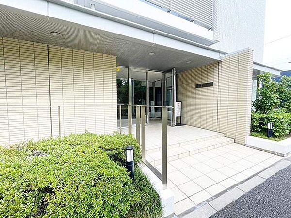 【エントランス(外)】