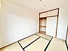 室内：家族一人ひとりの大切なプライベート空間。趣味に合わせて使って頂けるようシンプルに仕上げました♪