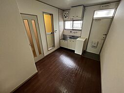 レピュート西村 201 2階1Kのリビング/ダイニング