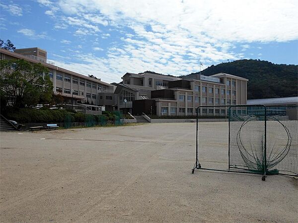 野洲市立野洲中学校（1614m）