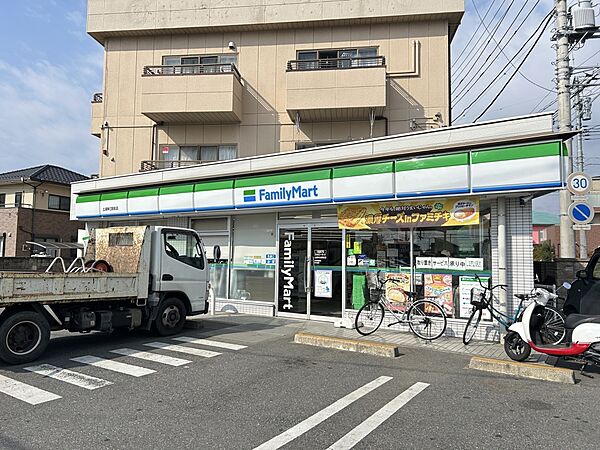 ファミリーマート　神立駅前店まで約1.1ｋｍ