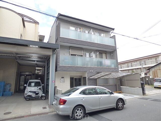 3 / 21