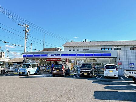 ローソン丸亀津森町店：徒歩5分（390ｍ）