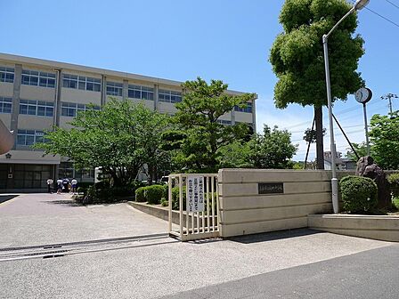 高松市立桜町中学校:徒歩4分(280m)