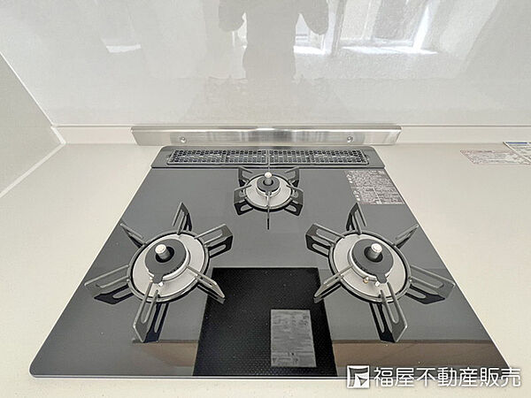お料理の効率もアップする3口ガスコンロ