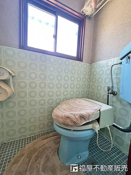 写真中の家具・調度品は売買対象に含まれません。