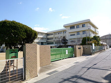 大和高田市立浮孔小学校