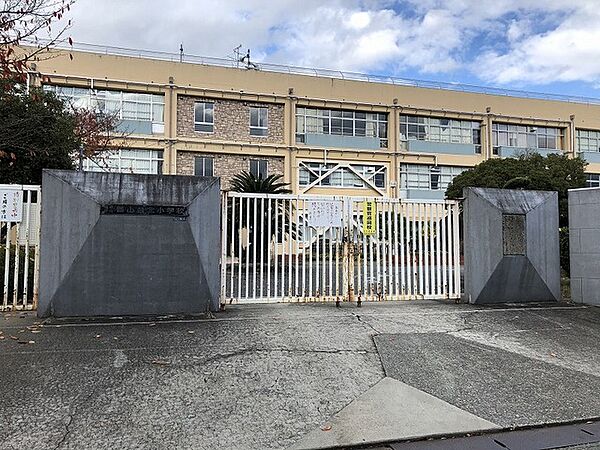 和泉市立鶴山台北小学校