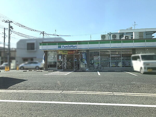 ファミリーマート 和泉伯太町店