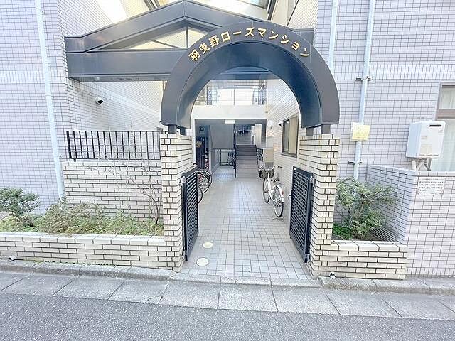 6 / 10
