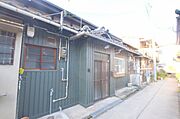 柏原駅より徒歩7分 築67年9ヶ月 1階建の賃貸物件