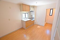 近鉄大阪線 堅下駅 徒歩5分の賃貸アパート 2階2DKのリビング/ダイニング