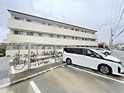 久宝寺駅より徒歩8分 築10年8ヶ月 3階建の賃貸物件