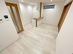 クレスト高安町南 1階1LDKのリビング/ダイニング