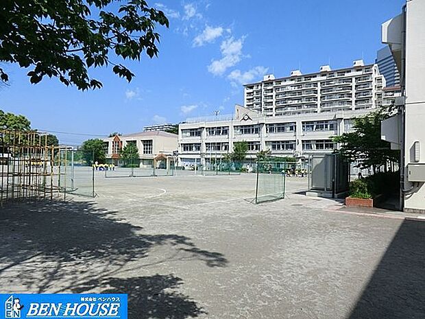 川崎市立東小倉小学校 徒歩4分。教育施設が近くに整った、子育て世帯も安心の住環境です。 280m