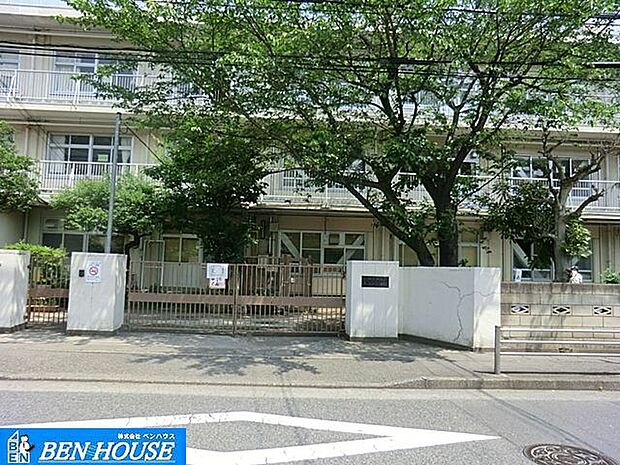 川崎市立大谷戸小学校 徒歩5分。教育施設が近くに整った、子育て世帯も安心の住環境です。 390m