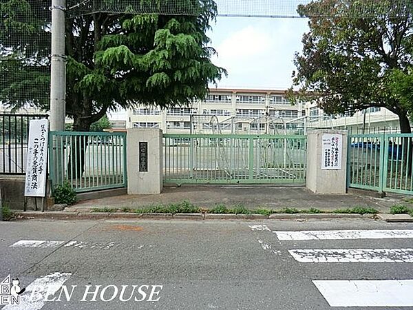 川崎市立中原中学校 徒歩4分。部活動帰りの帰宅も安心の距離です！ 260m