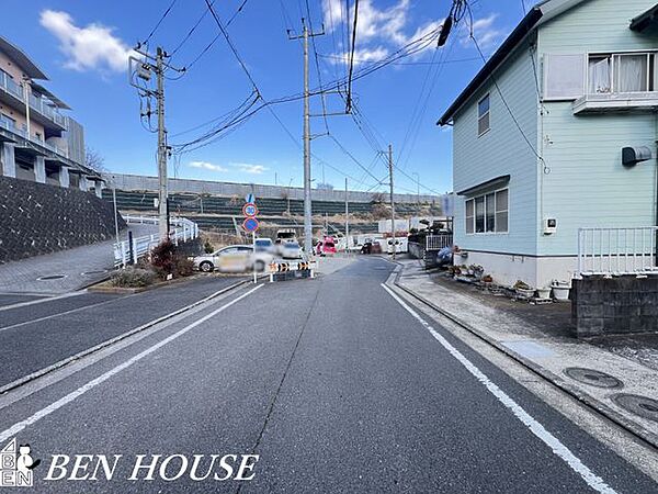 ・32坪超の広々敷地に古家付きで販売中・今川公園至近で日々のお散歩やジョギングコースにいかがでしょうか、緑が多く季節を感じながら生活できます・閑静な住宅街に位置しており生活環境良好