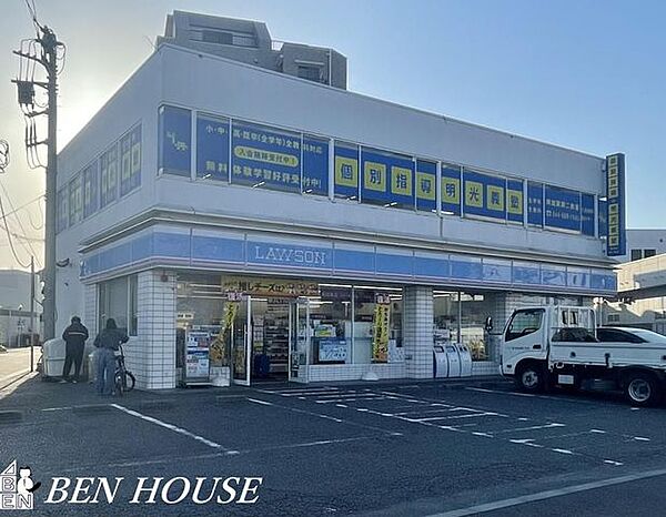 ローソン南加瀬5丁目店 徒歩6分。時間がない時にさっと寄れて便利なコンビニ。 440m